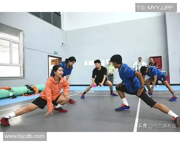 强壮身体的足球明星如何通过科学训练与饮食塑造完美体型与竞技状态